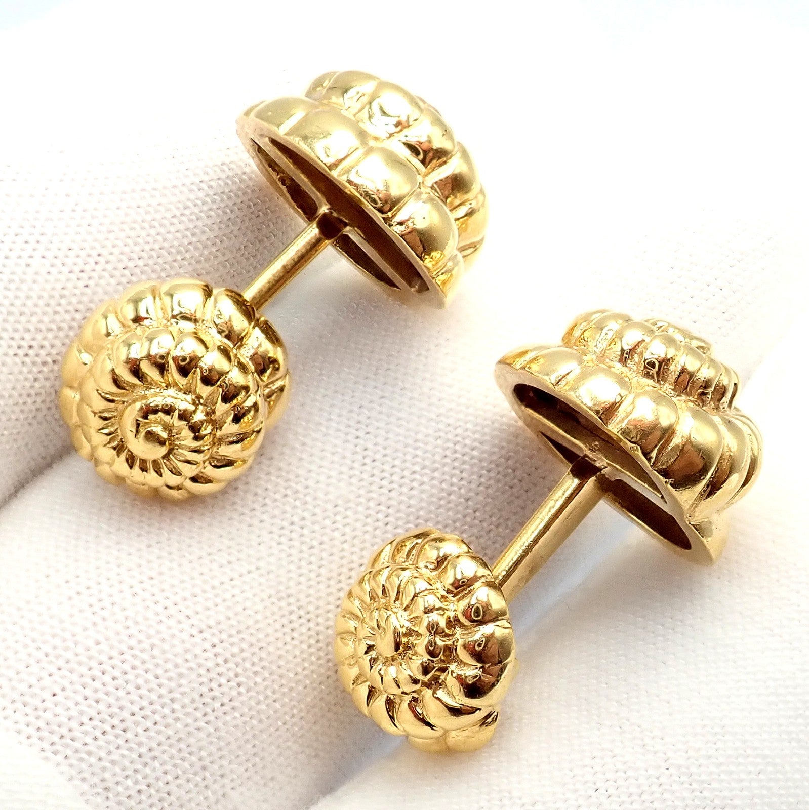 Rare! David Webb 18k Yellow Gold Nautilus Shell Classic Cufflinks | Fortrove