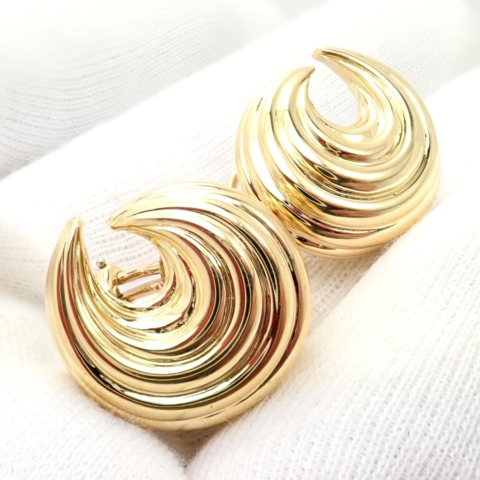 Tiffany & Co. Jewelry & Watches:Fine Jewelry:Earrings Authentic! Tiffany & Co 18k Yellow Gold Crescent Moon Vintage Earrings