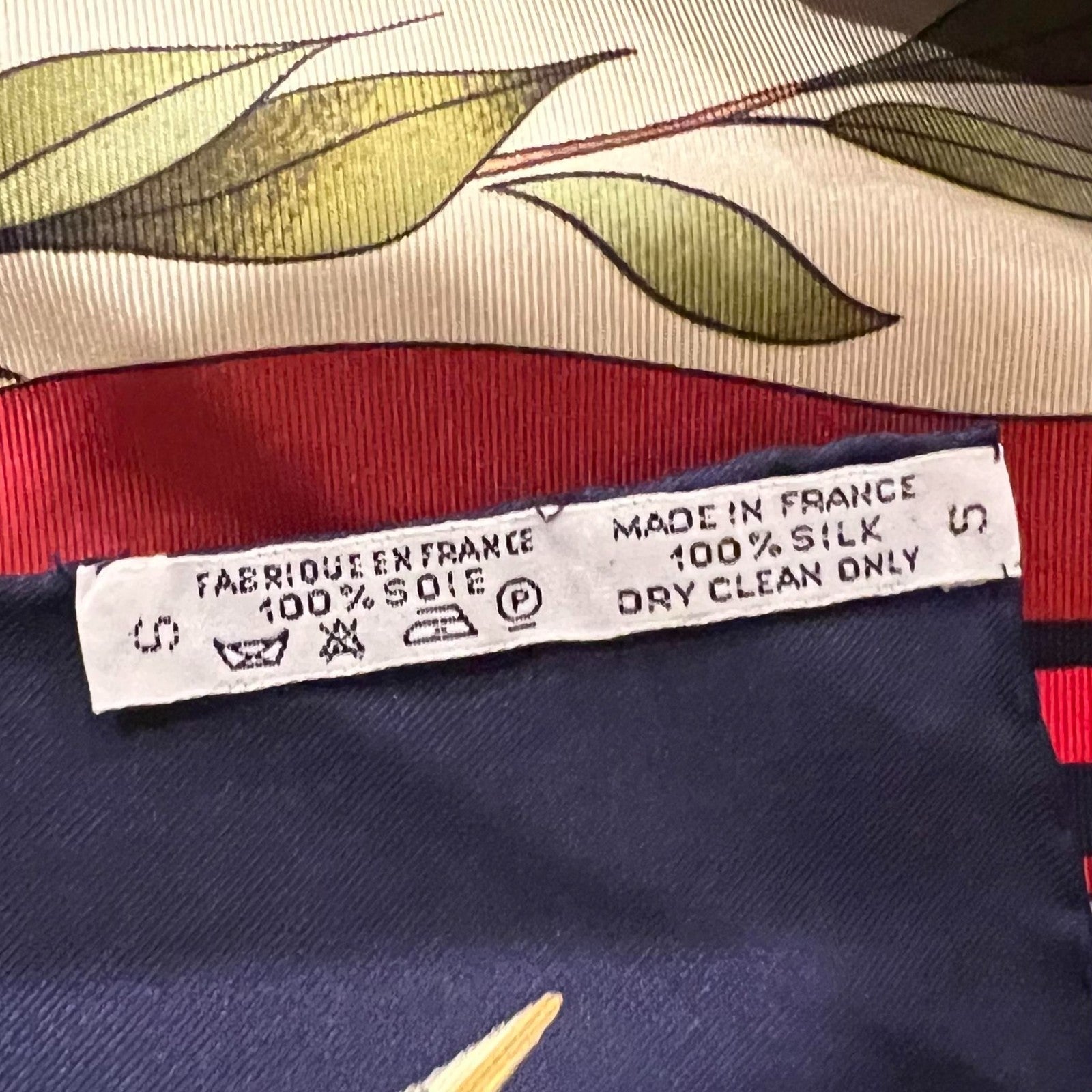 Hermes Clothing, Shoes & Accessories:Women:Women's Accessories:Scarves & Wraps Authentic Hermes Carre 90cm Parmi les Fleurs Je Compte les Heures Silk Scarf