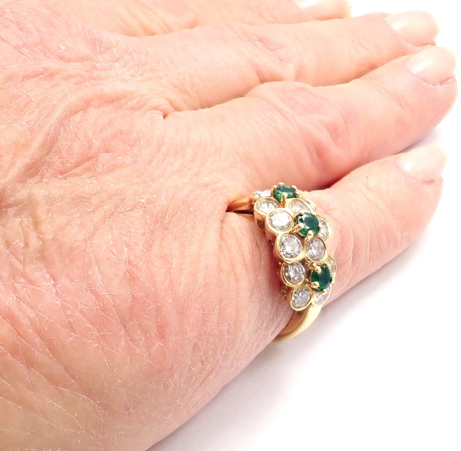 Authentic! Van Cleef & Arpels 18k Yellow Gold Emerald Diamond Fleurette Ring | Fortrove