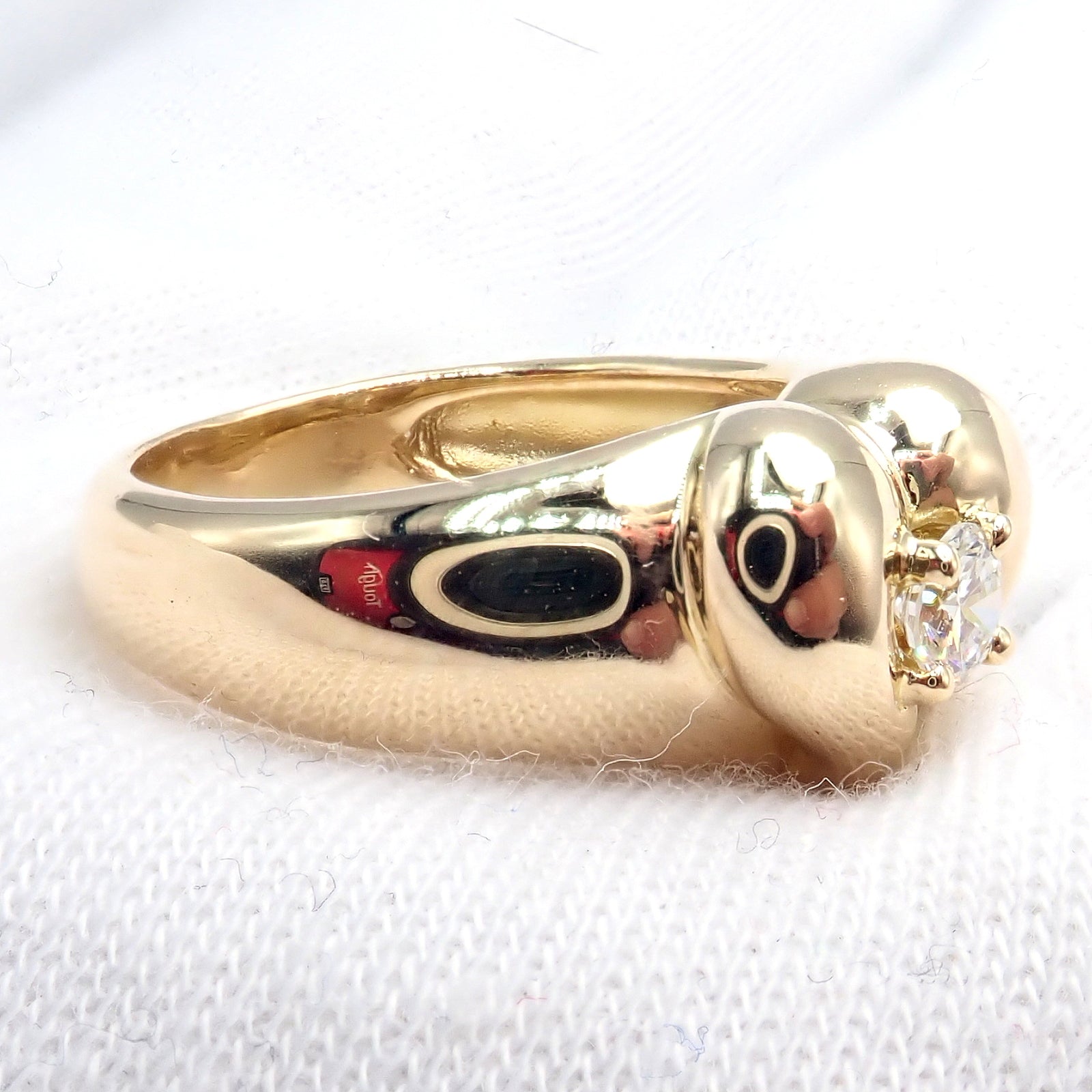 Rare! Authentic Van Cleef & Arpels 18k Yellow Gold Diamond Heart Ring | Fortrove
