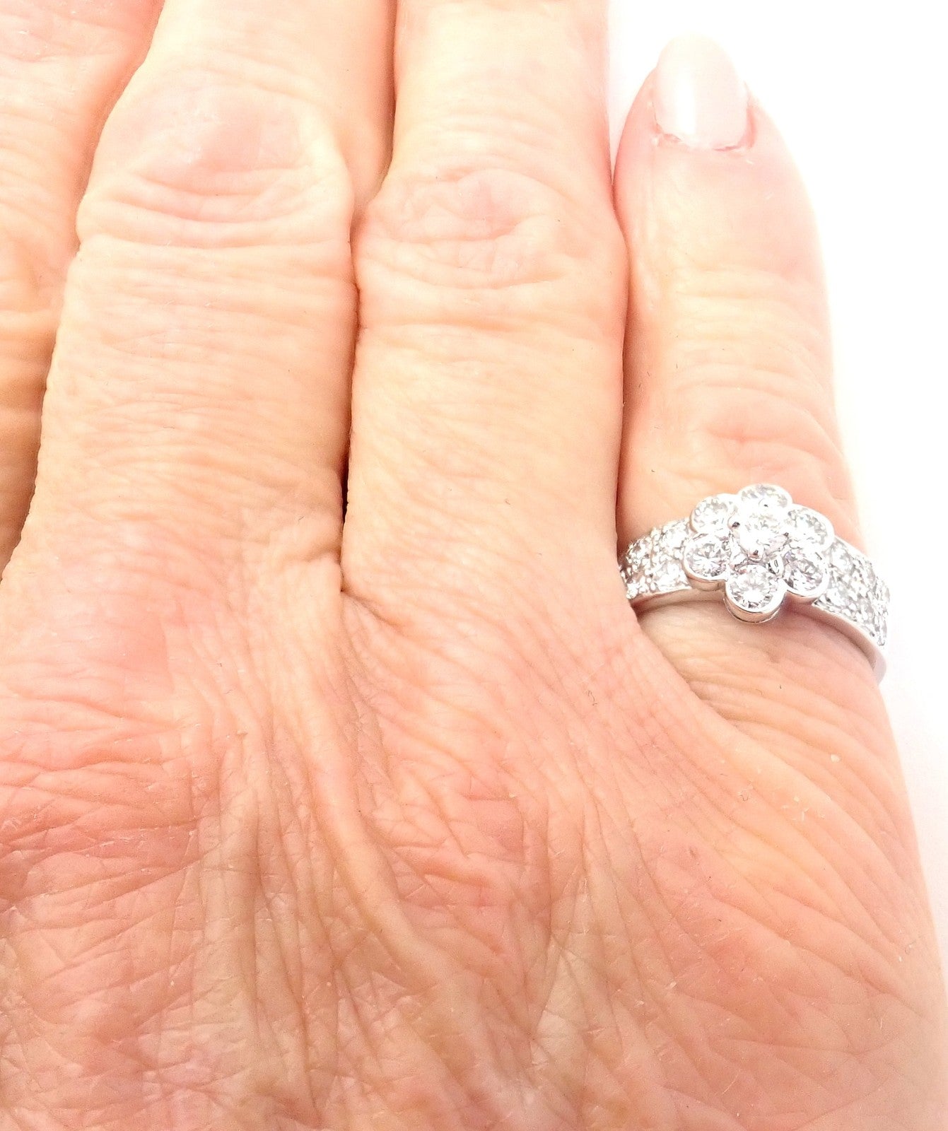 Authentic! Van Cleef & Arpels 18k White Gold Diamond Fleurette Flower Ring | Fortrove