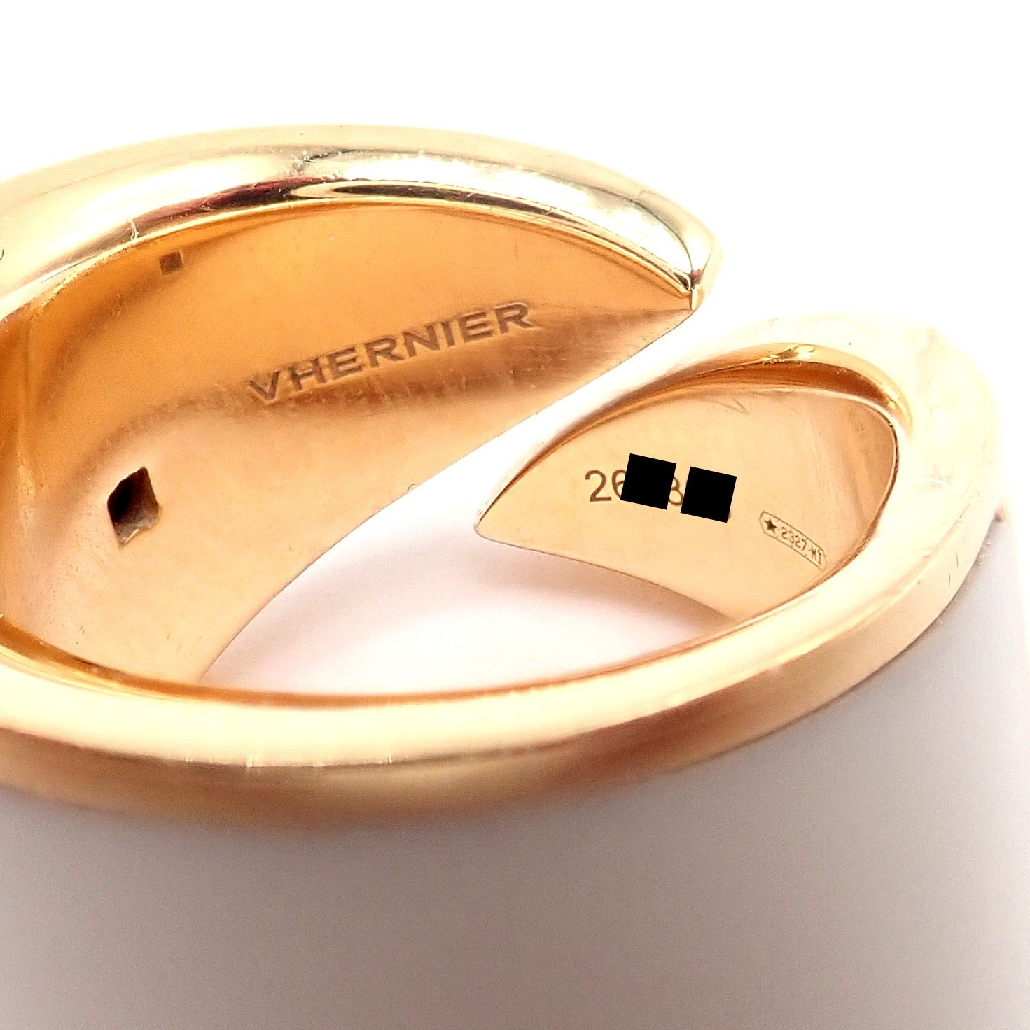 Rare! Vhernier 18k Rose Gold Vague Crossover Camuration Cacholong Ring sz 6 | Fortrove
