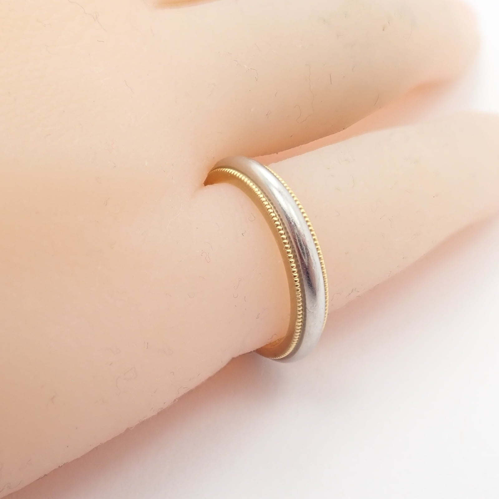 Tiffany & Co. 18k Yellow Gold Platinum 4mm Band Classic Milgrain Ring Sz 5 | Fortrove