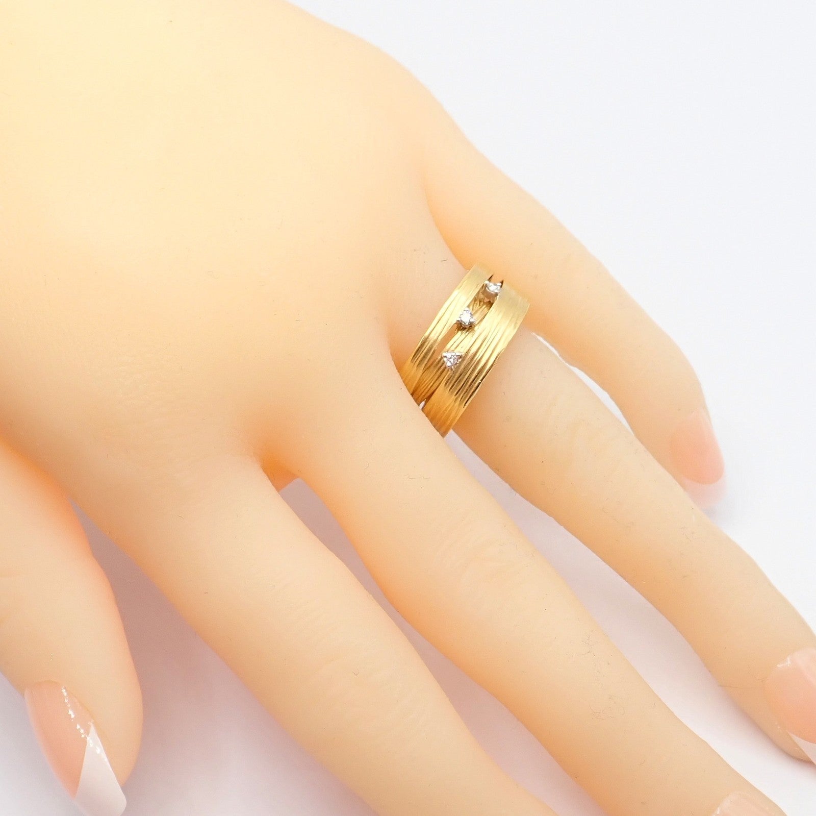Authentic! Roberto Coin 18k Yellow Gold Diamond Silk Weave Ring sz 7 | Fortrove