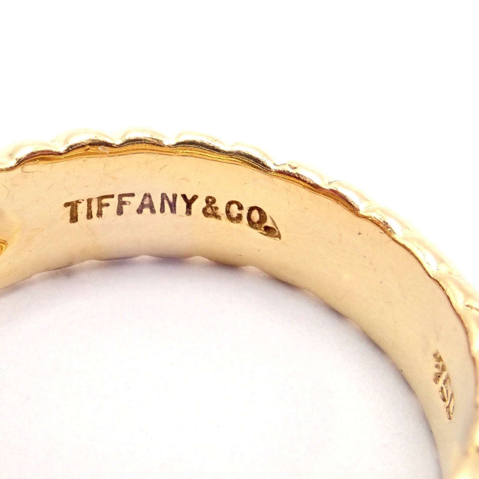Vintage! Authentic Tiffany & Co 18k Yellow Gold Scalloped Heart Peridot Ring | Fortrove