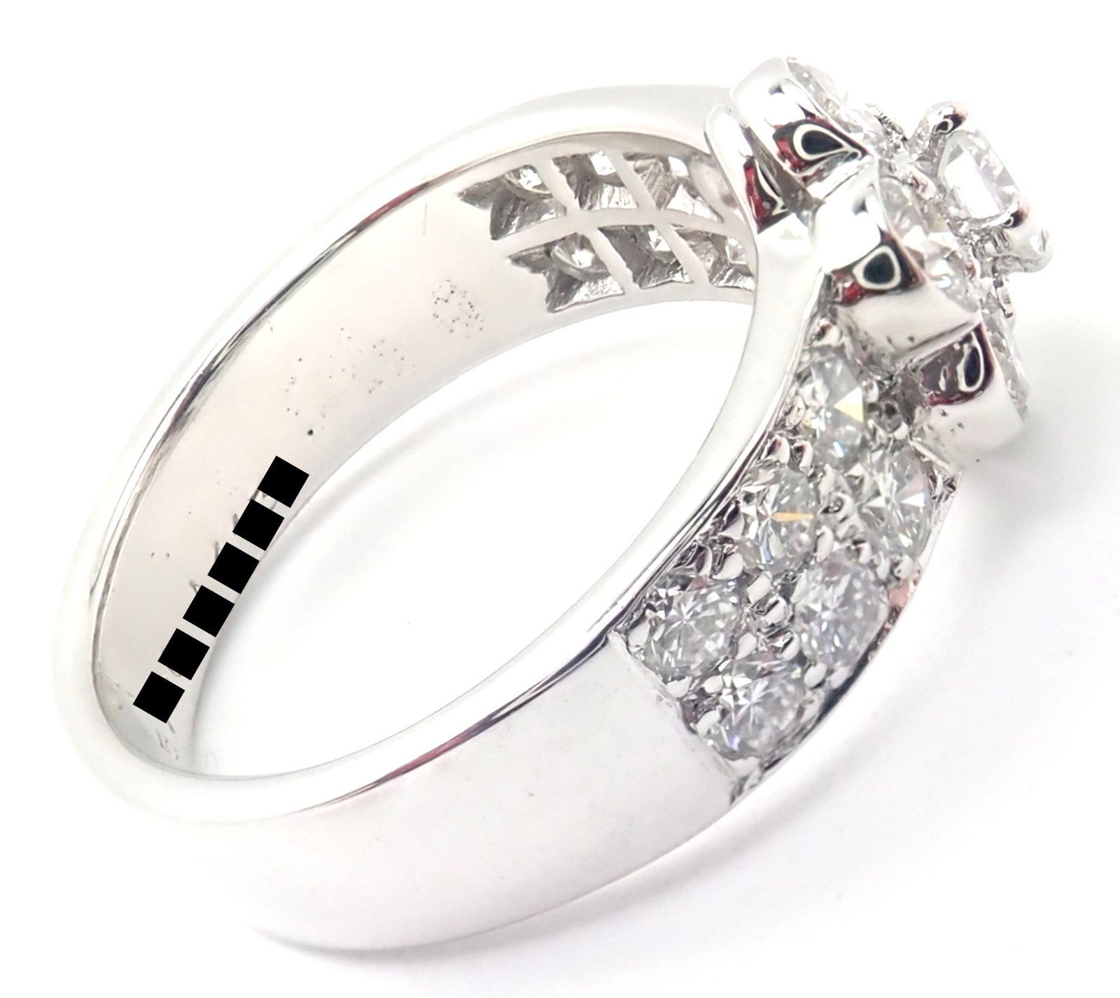 Authentic! Van Cleef & Arpels 18k White Gold Diamond Fleurette Flower Ring | Fortrove