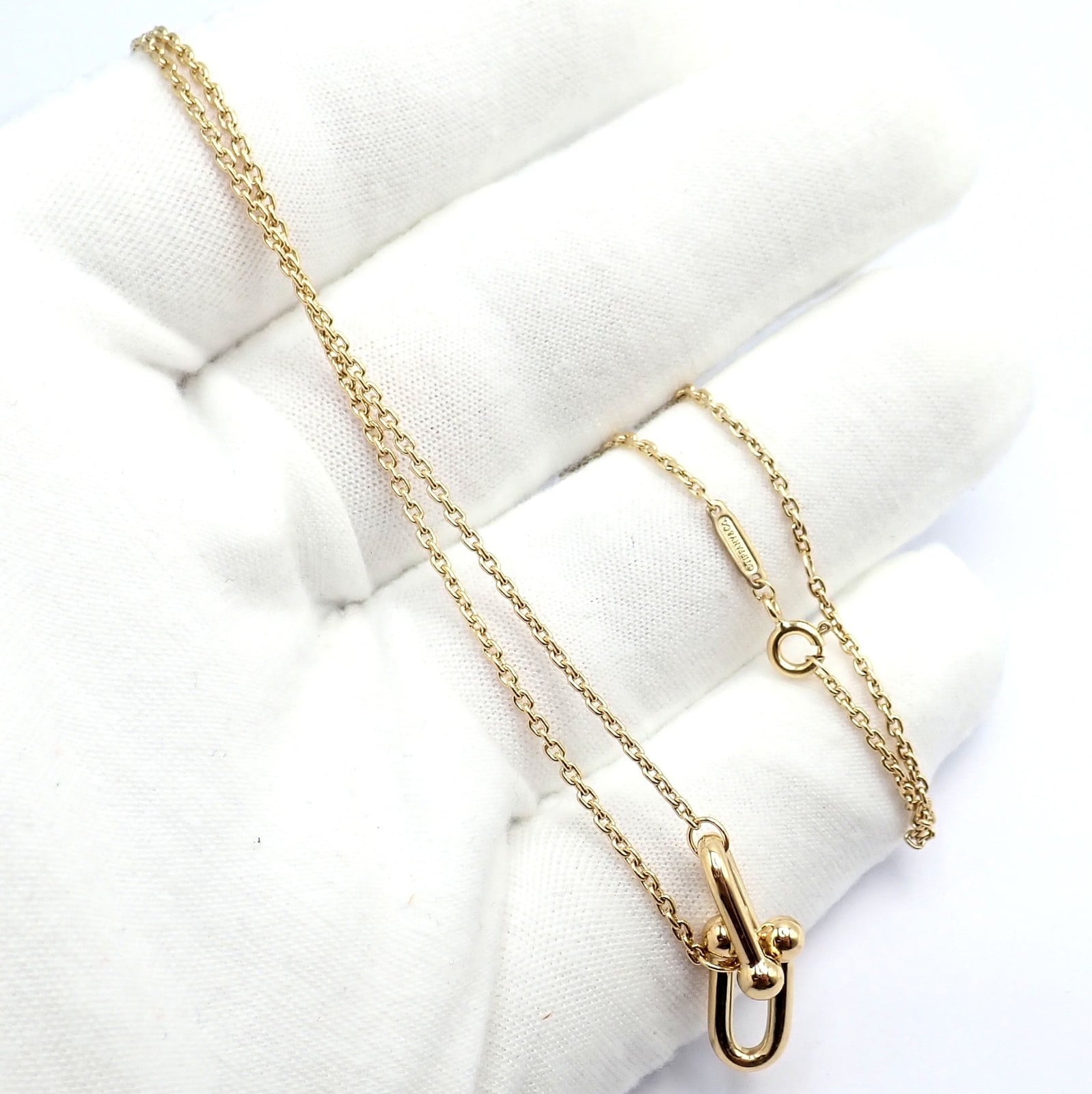 Authentic! Tiffany & Co 18k Yellow Gold Hardware Medium Pendant Chain Necklace | Fortrove
