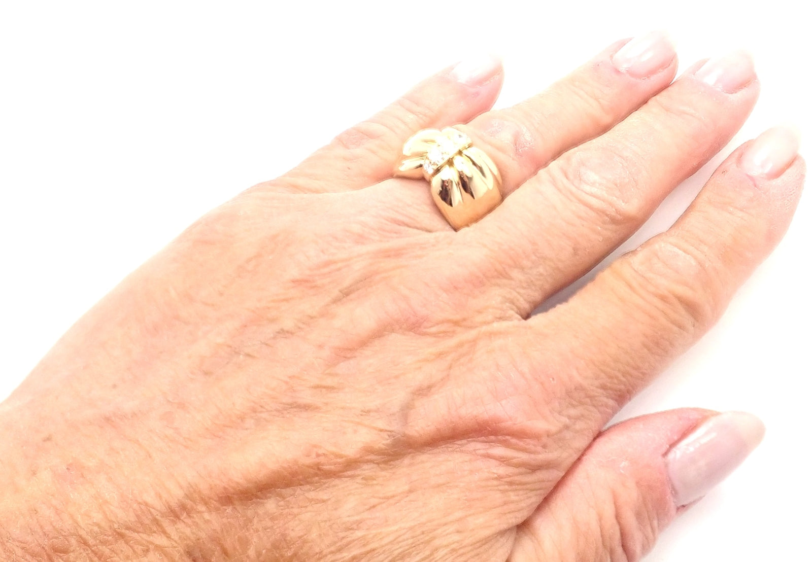 Rare! Authentic Van Cleef & Arpels 18k Yellow Gold Diamond Bow Design Band Ring | Fortrove