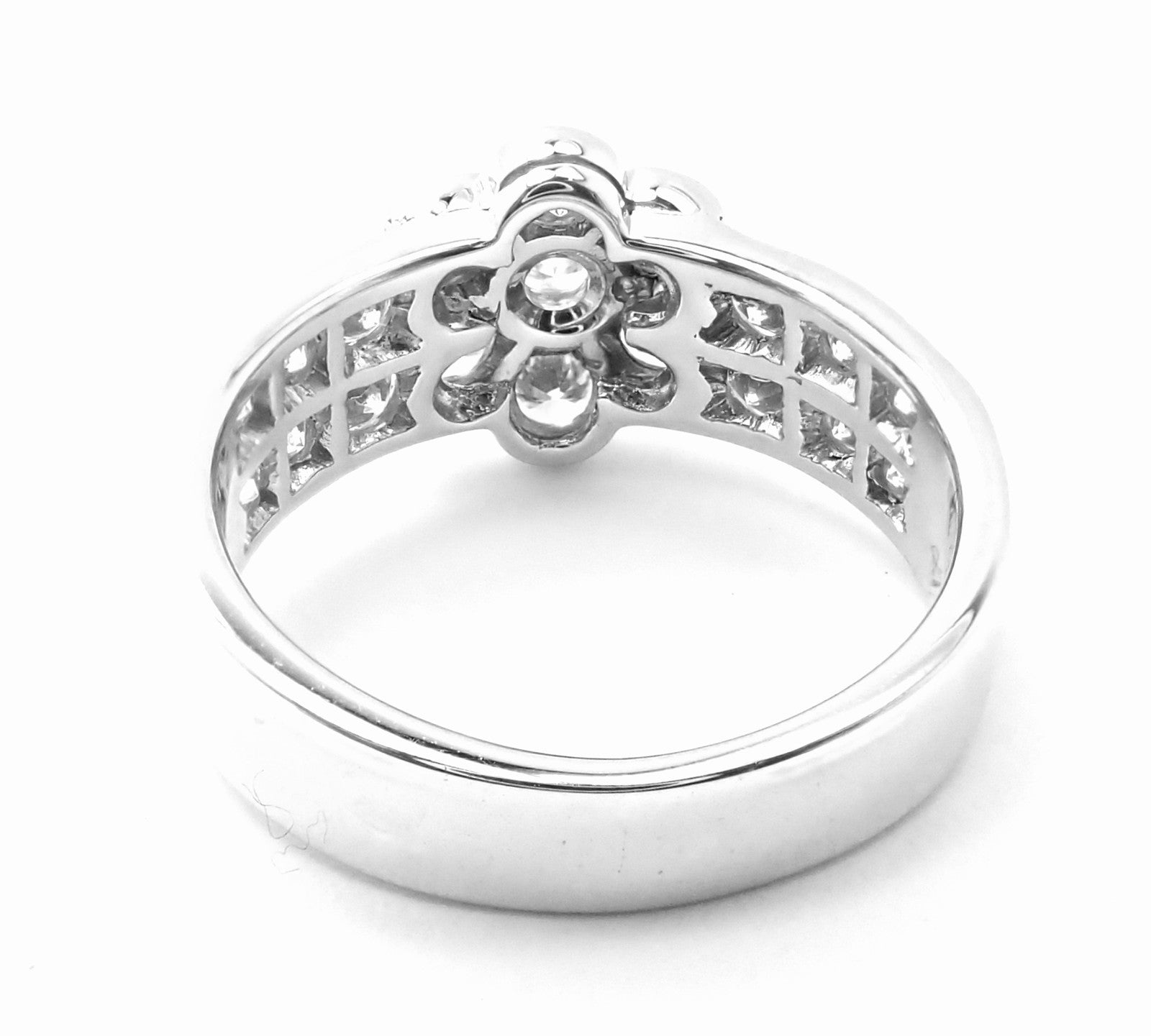 Authentic! Van Cleef & Arpels 18k White Gold Diamond Fleurette Flower Ring | Fortrove