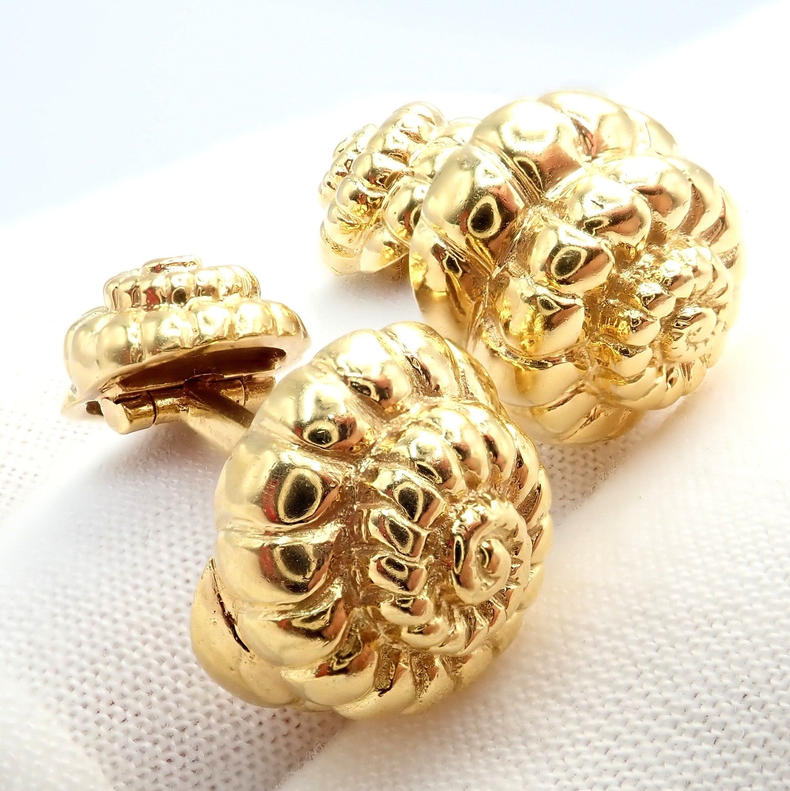 Rare! David Webb 18k Yellow Gold Nautilus Shell Classic Cufflinks | Fortrove