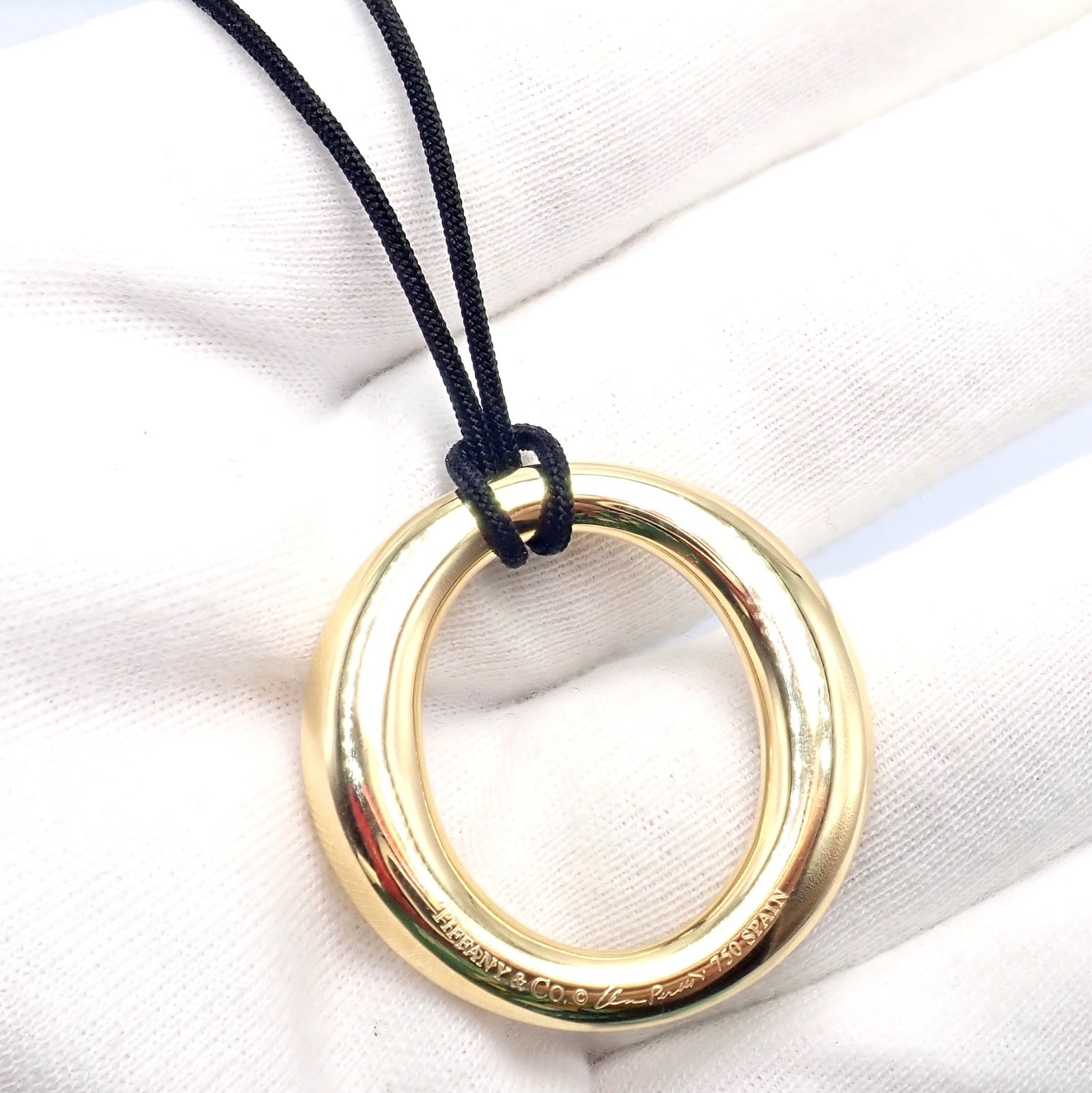 Tiffany & Co. Jewelry & Watches:Fine Jewelry:Necklaces & Pendants Tiffany & Co 18k Yellow Gold Elsa Peretti Medium 35mm Sevillana Necklace