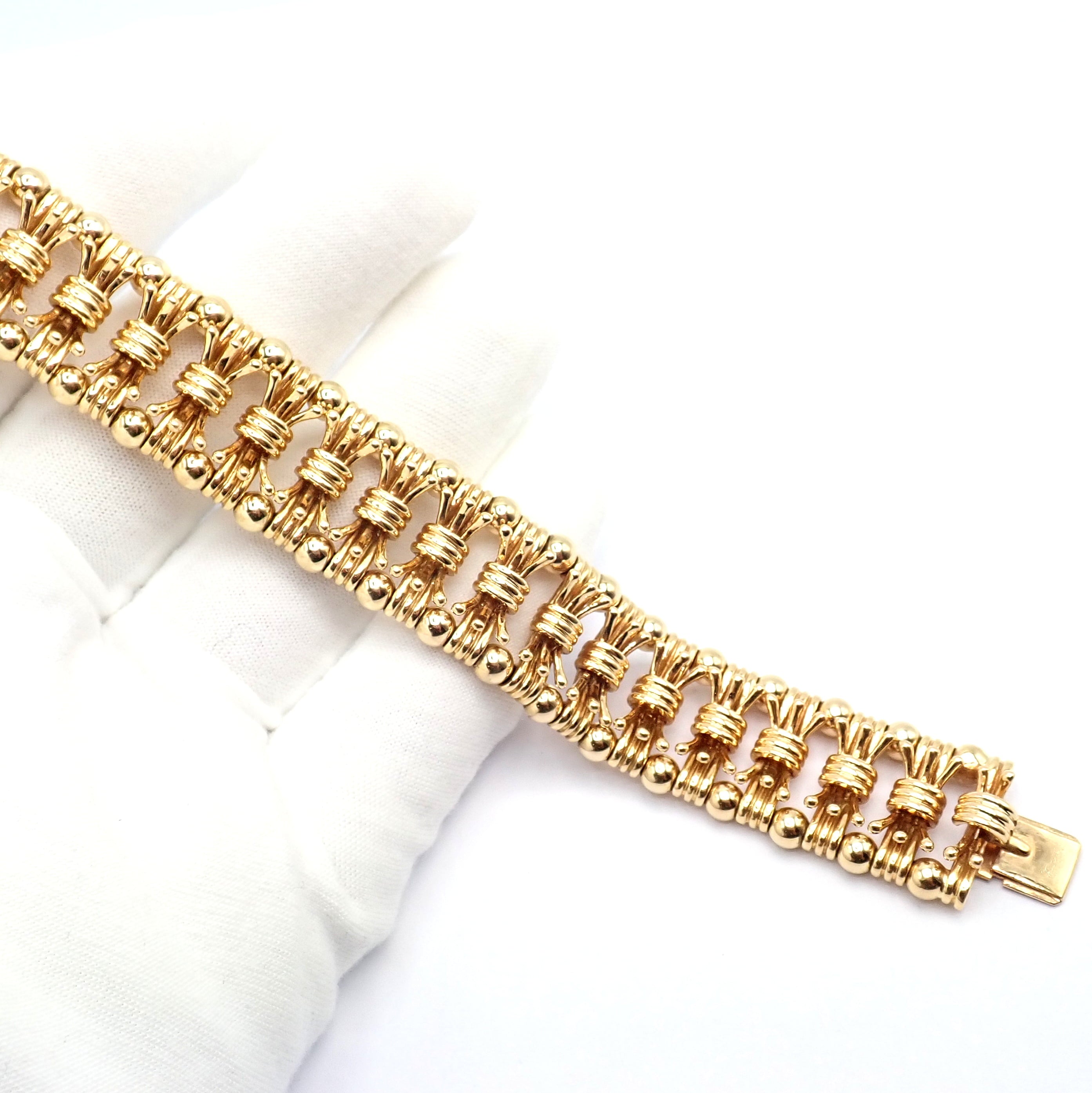 Jean Schlumberger for Tiffany & Co. Jewelry & Watches:Fine Jewelry:Bracelets & Charms Tiffany & Co Jean Schlumberger 18k Yellow Gold Bowtie Bracelet