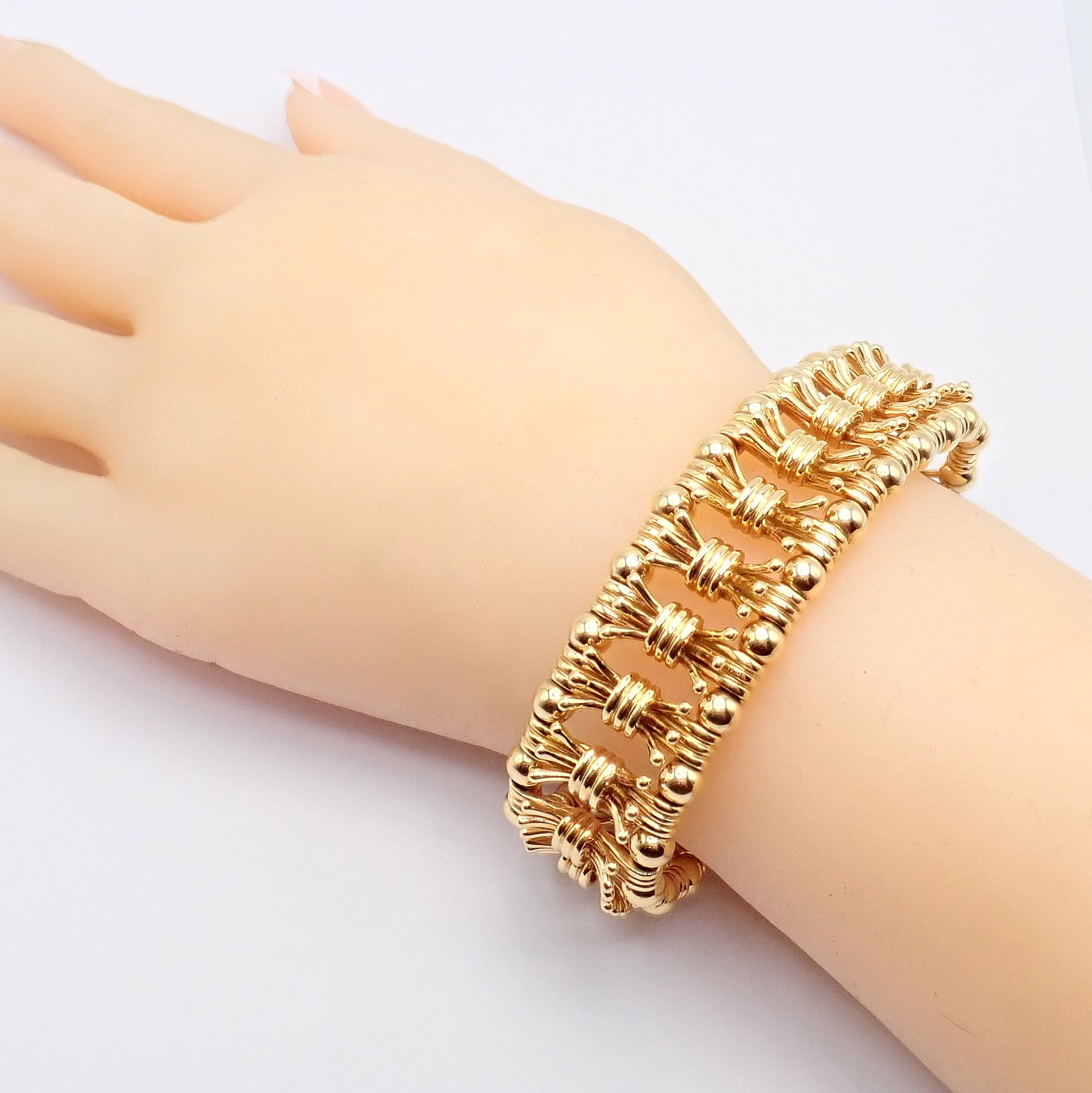 Jean Schlumberger for Tiffany & Co. Jewelry & Watches:Fine Jewelry:Bracelets & Charms Tiffany & Co Jean Schlumberger 18k Yellow Gold Bowtie Bracelet