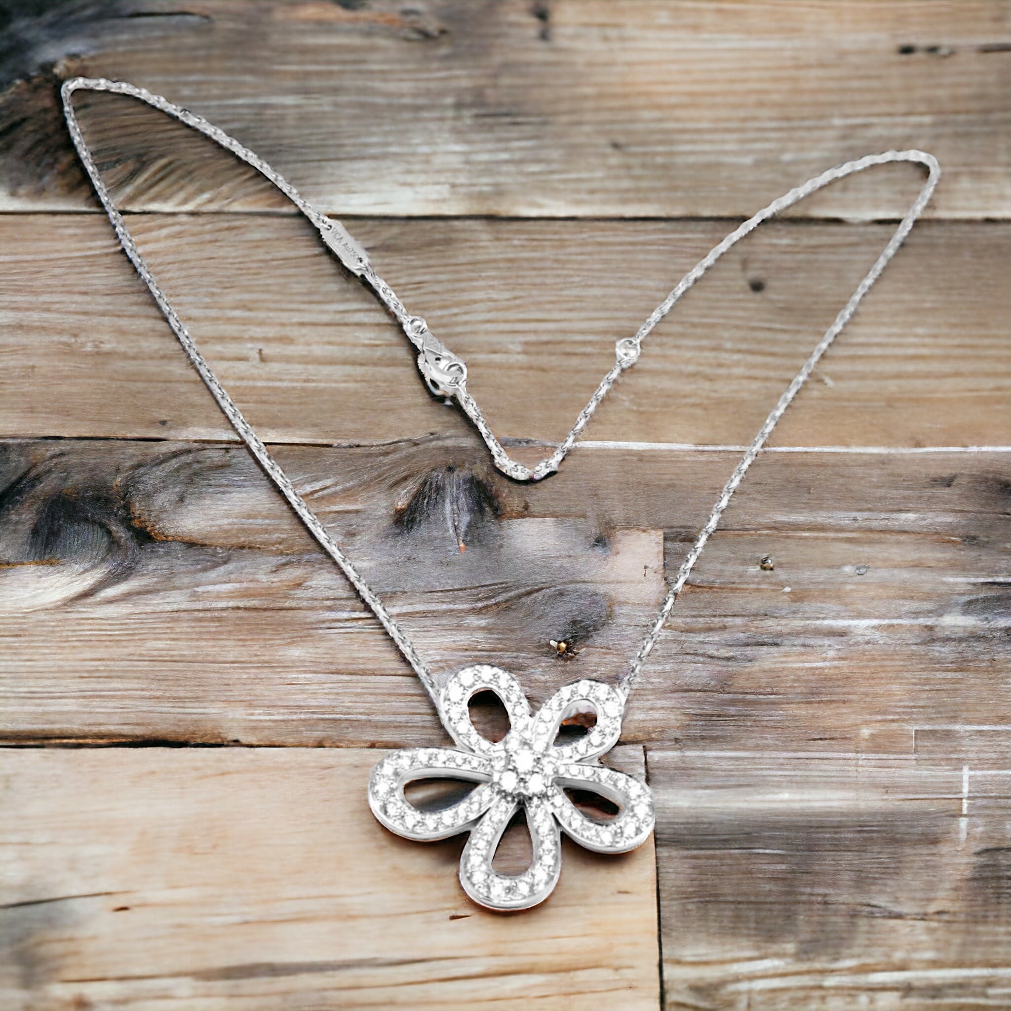 Authentic! Van Cleef & Arpels Flowerlace 18k Gold Diamond Pendant Necklace  Cert.