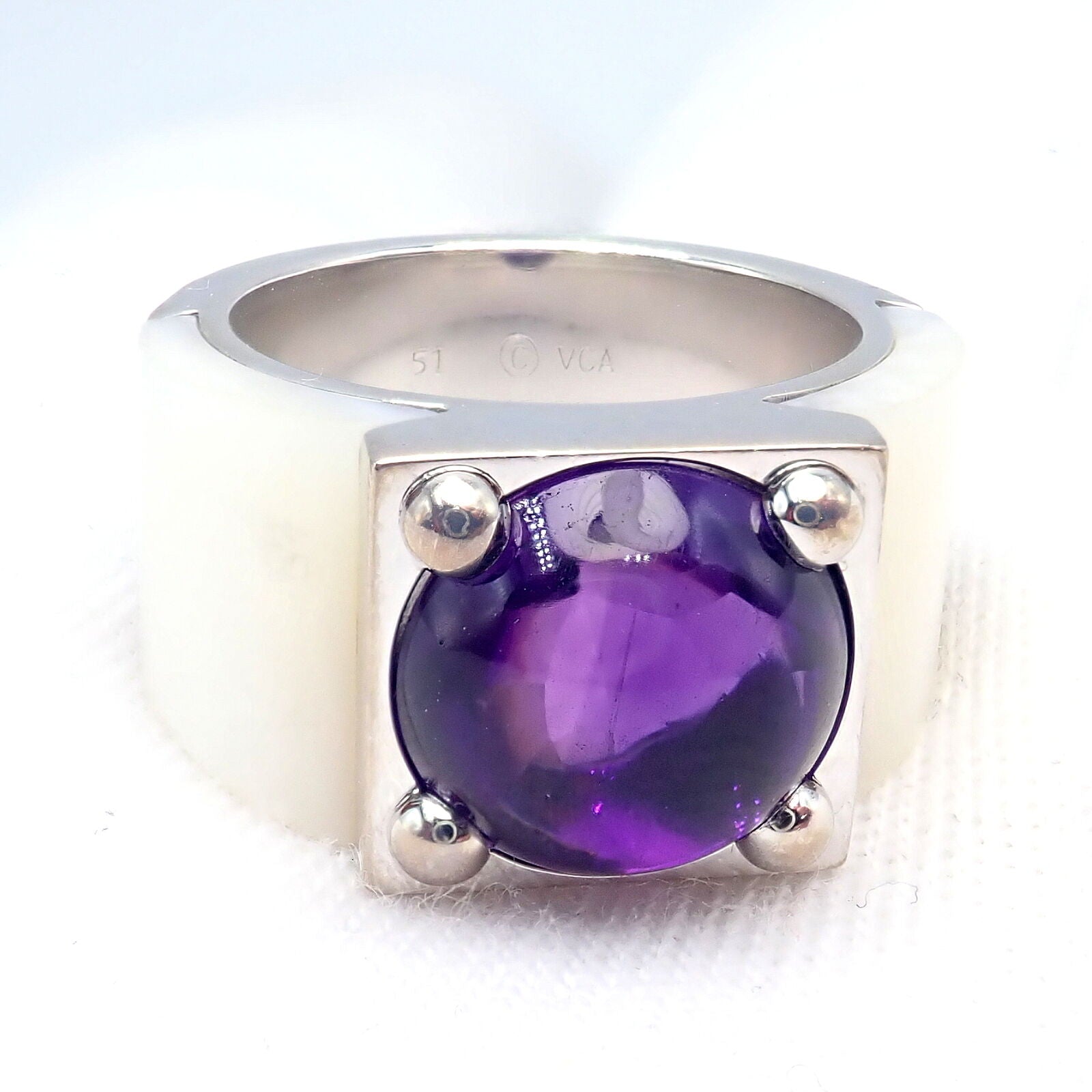 Rare! Authentic Van Cleef & Arpels 18k White Gold Amethyst Mother of Pearl Ring | Fortrove