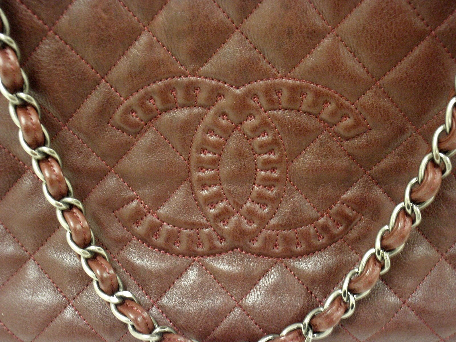 Wow! Authentic 2005 Chanel Lax Square Stitch Cream Caviar Leather Handbag