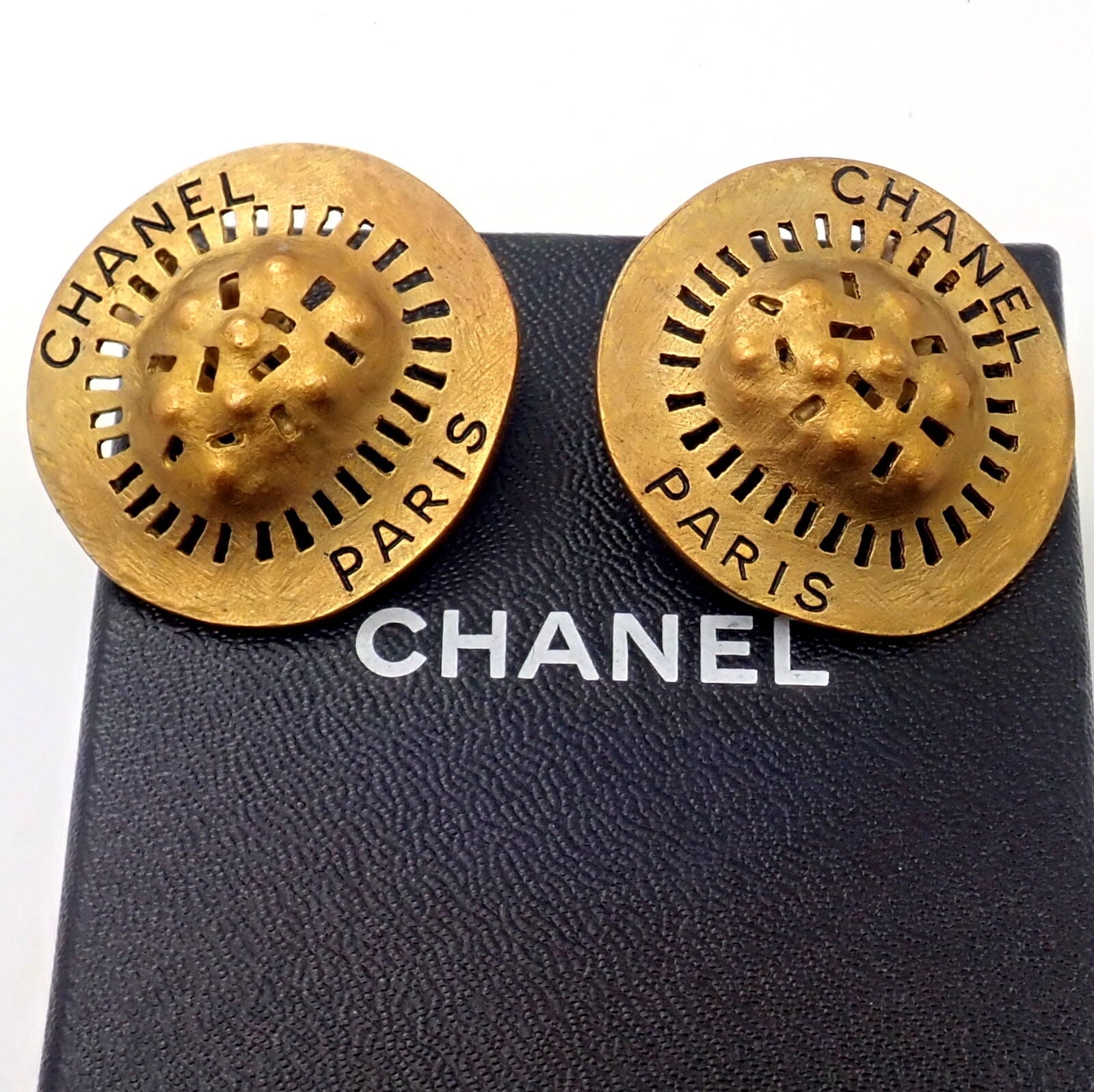 vintage chanel gold tone brooch and matching earrings set - Chanel chanel  paris fashion week front row valentino - RvceShops's Closet