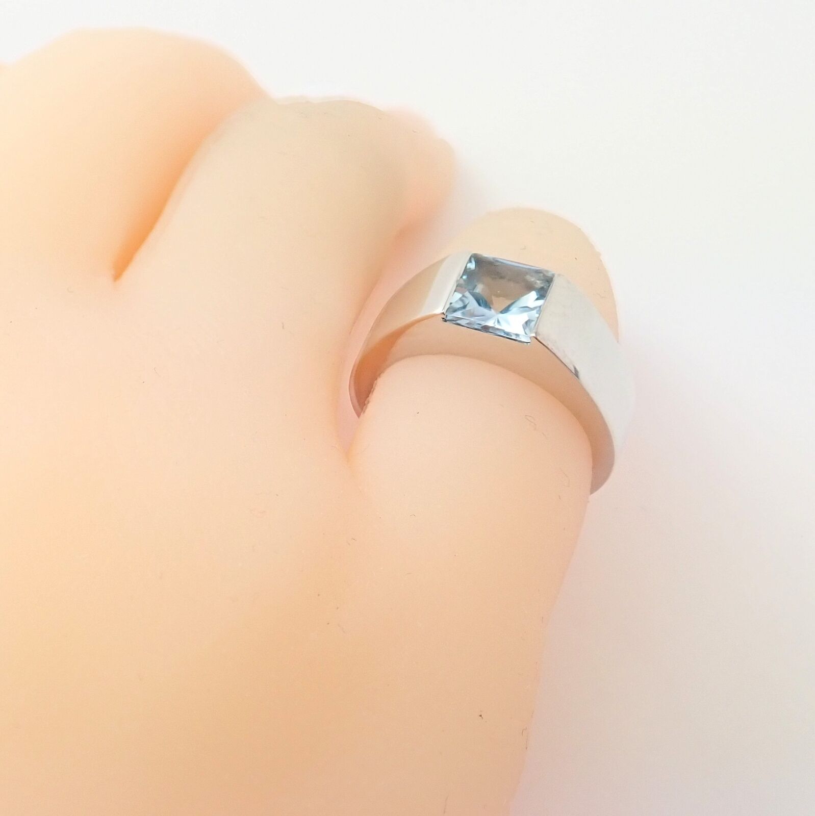 Authentic Cartier 18k White Gold Tank Blue Topaz Ring 1999 Sz 46 US 3.75