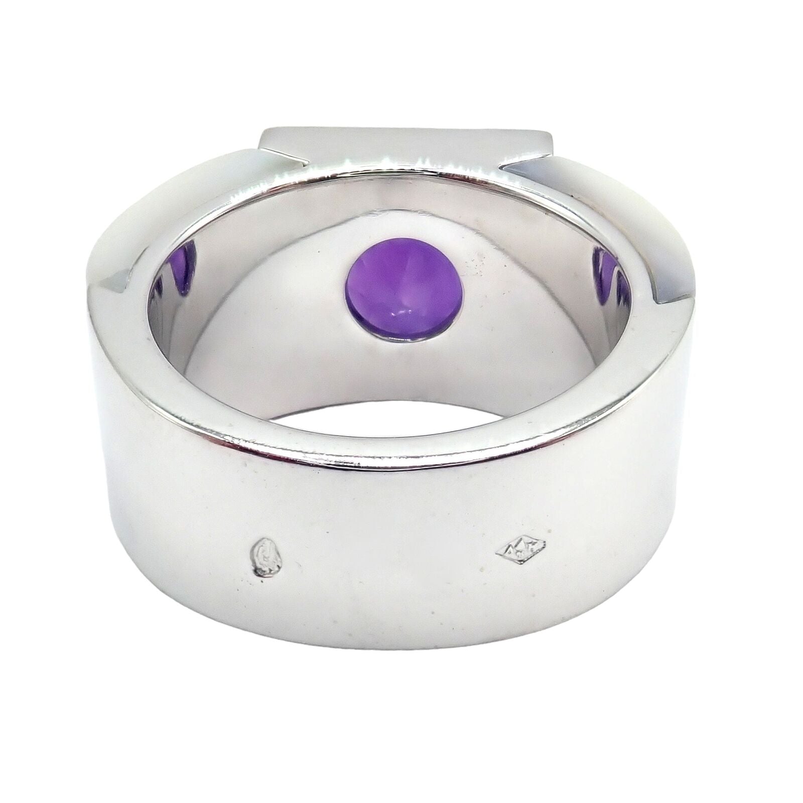 Rare! Authentic Van Cleef & Arpels 18k White Gold Amethyst Mother of Pearl Ring | Fortrove