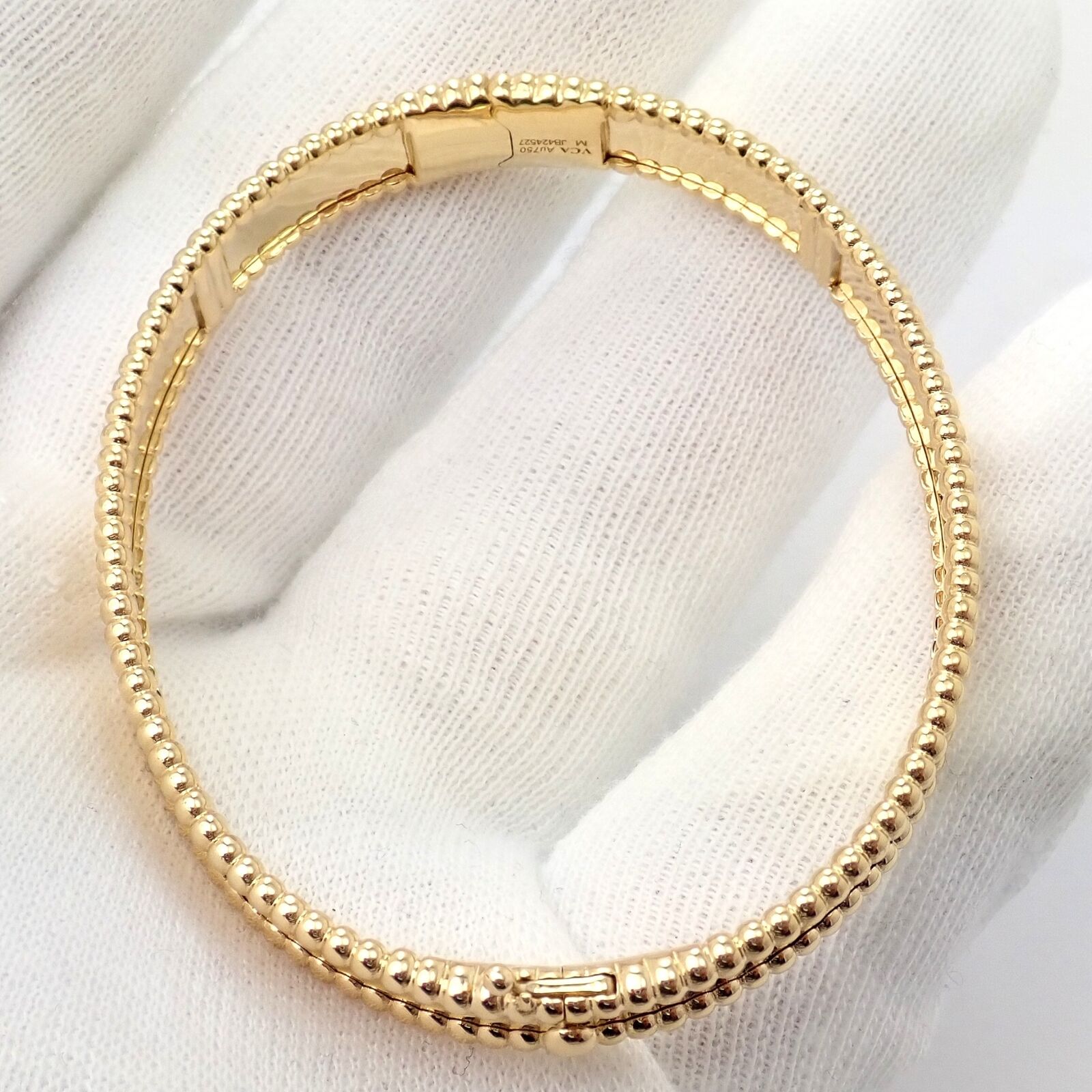 Van Cleef & Arpels Jewelry & Watches:Fine Jewelry:Bracelets & Charms Authentic! Van Cleef & Arpels 18k Yellow Gold Medium Perlee Bangle Bracelet