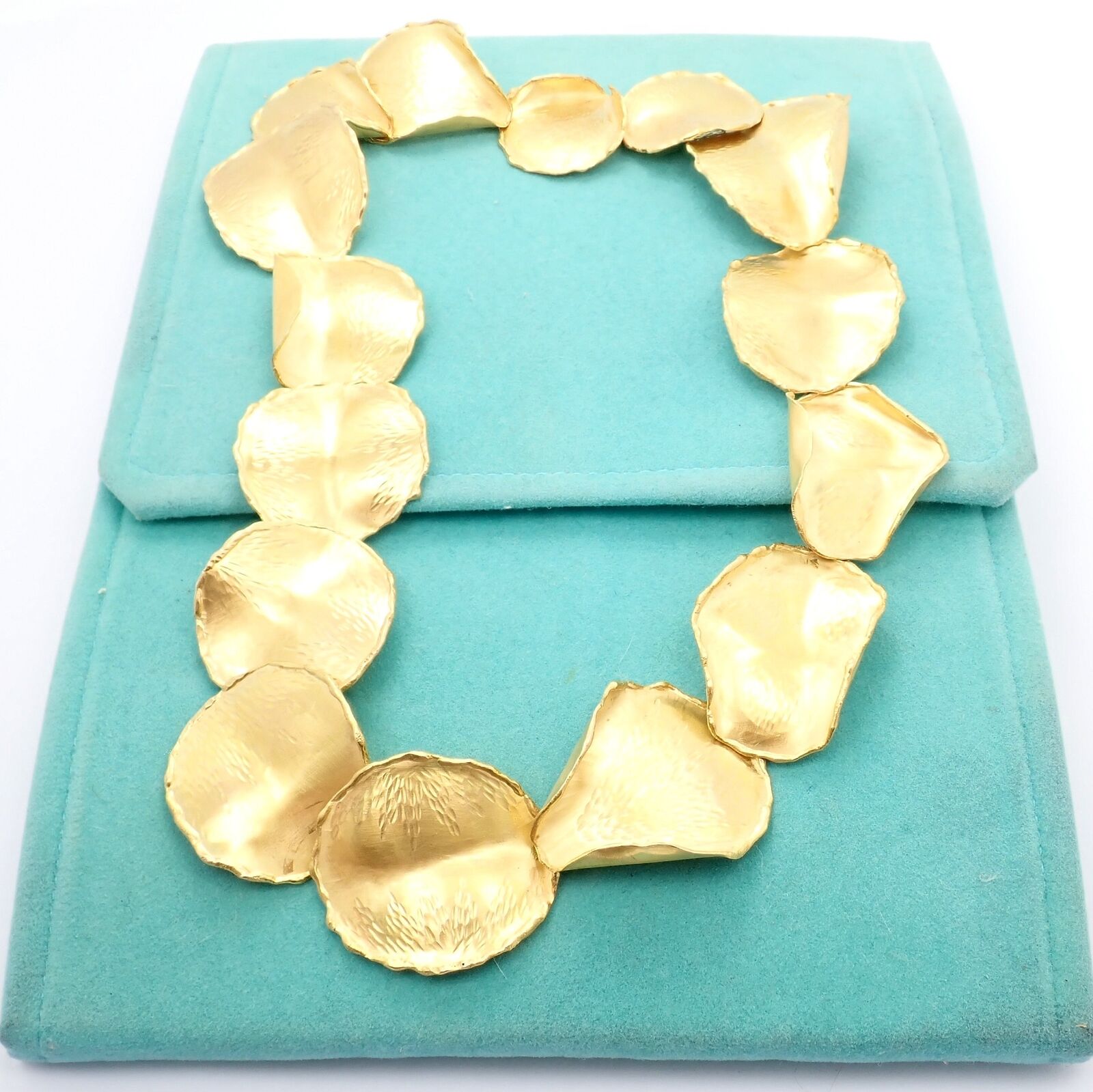 Angela Cummings for Tiffany & Co. Jewelry & Watches:Fine Jewelry:Necklaces & Pendants Authentic! Tiffany & Co Angela Cummings 18k Yellow Gold Rose Petal Necklace 1979