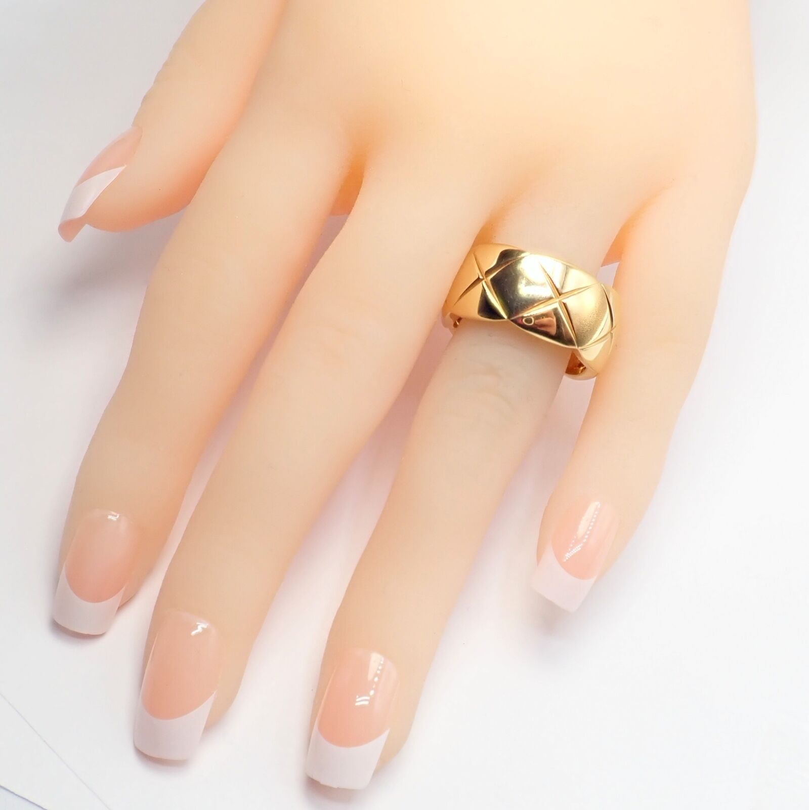 Authentic! Chanel 18k Yellow Gold Yellow Large Wide Coco