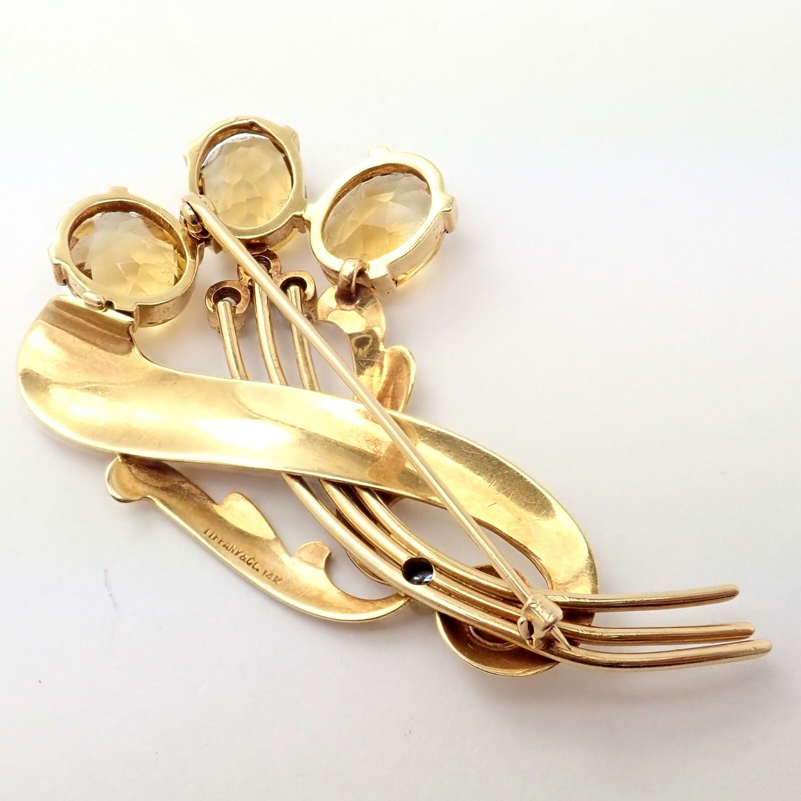 Vintage Yellow Gold Brooches - Antique Yellow Gold Pins — Antique